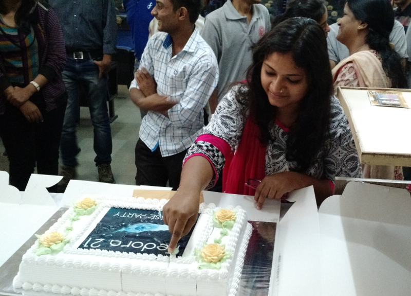File:Rupali-cake-cutting.jpg