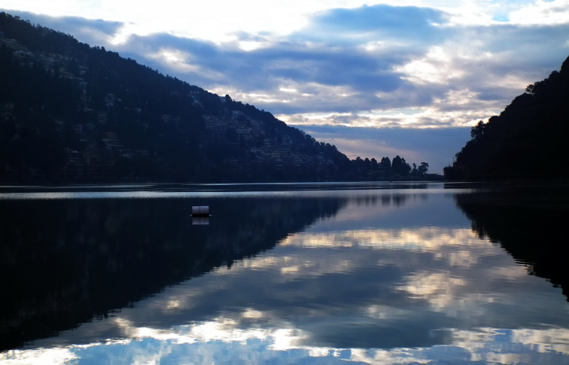 File:Nainital lake.png
