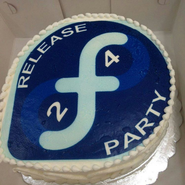 File:Fedora cake.jpg